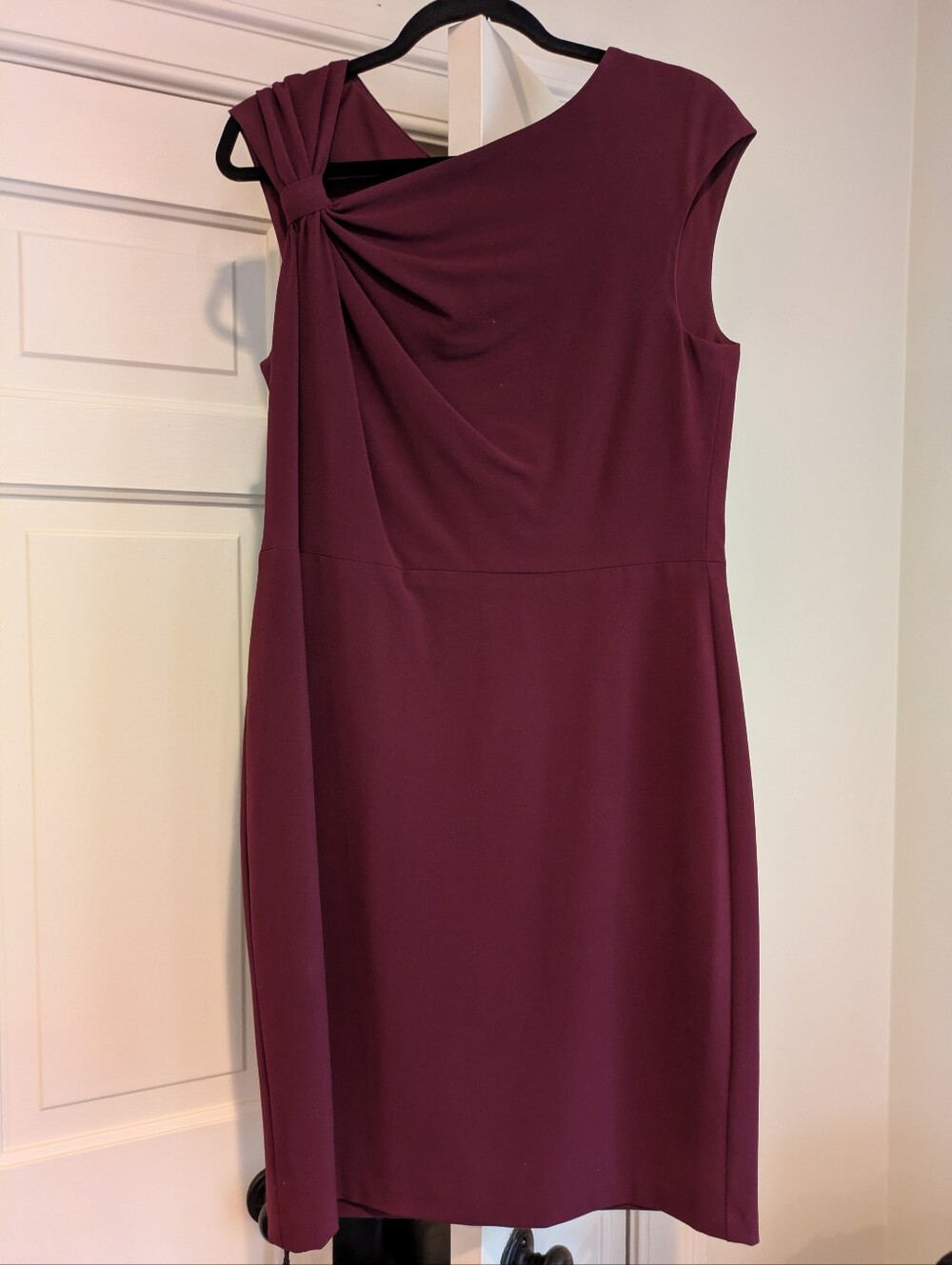 Elegant Wine Sleeveless Knot-Shoulder Dress